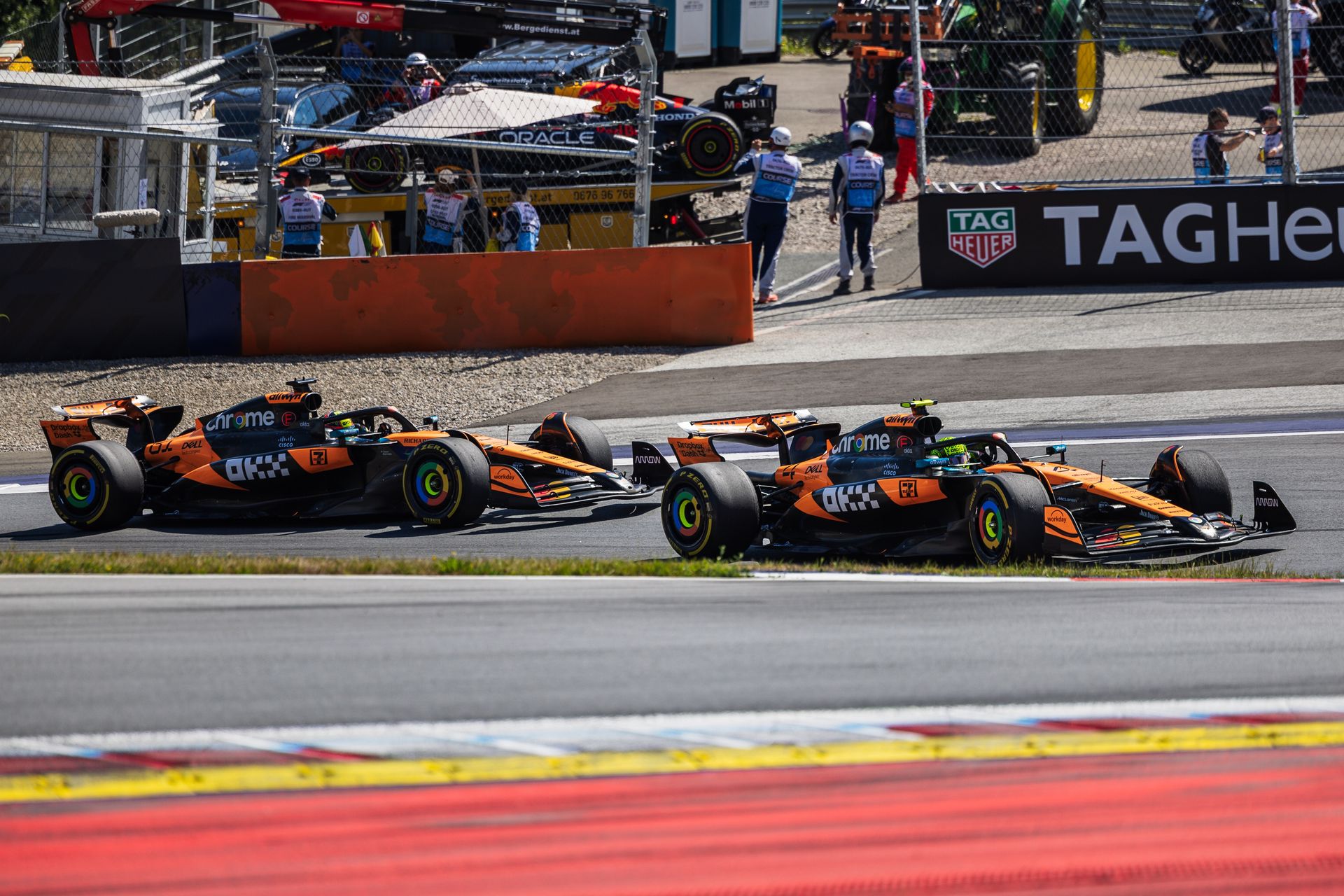 Twarda walka kierowców McLarena do samego końca. Norris górą w GP Austrii