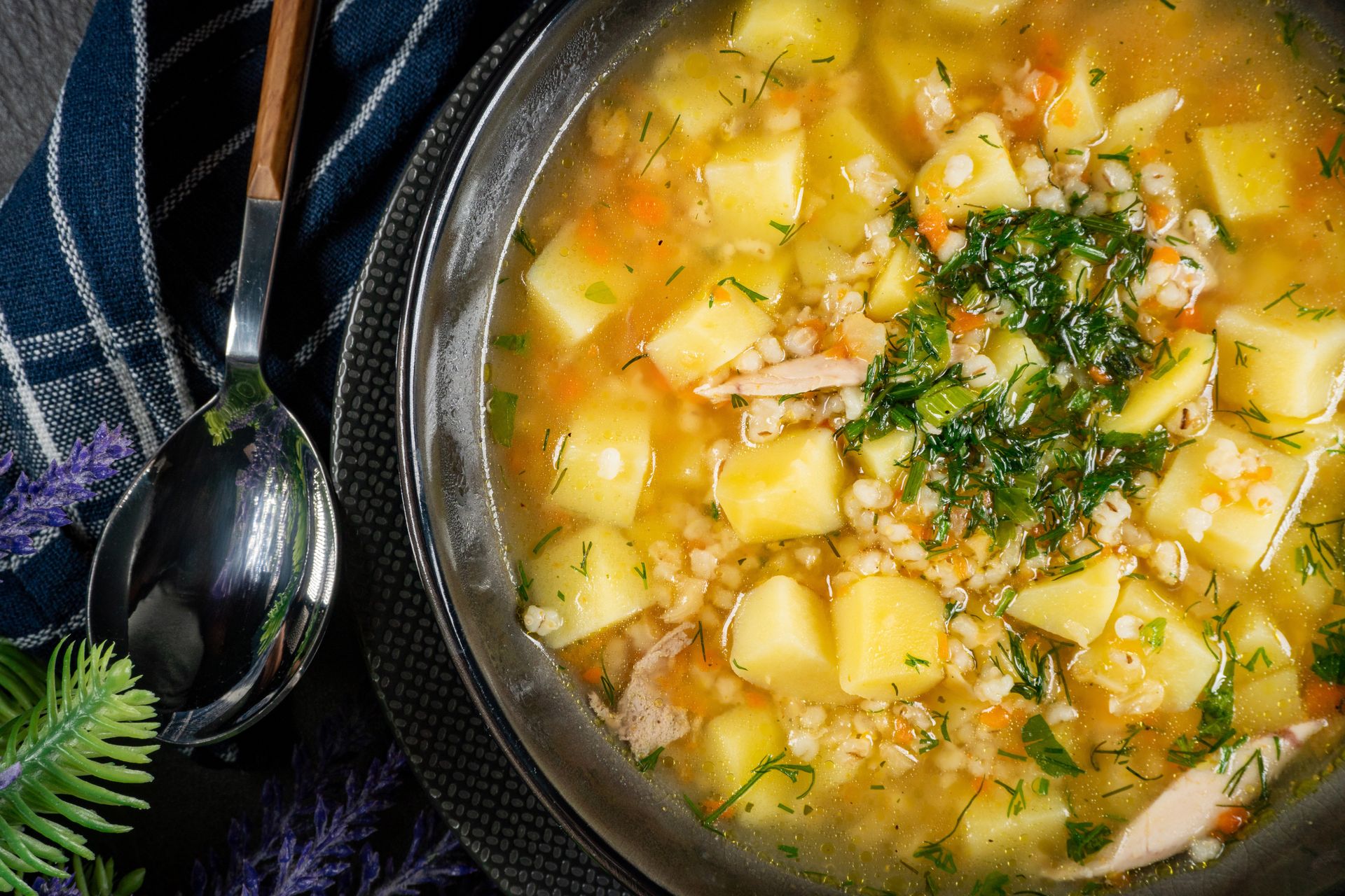 Jesienią gotuję częściej niż rosół. Polska zupa z tym trikiem zyska 2x więcej smaku