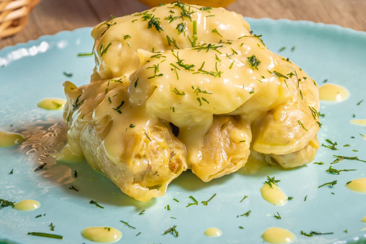 Gołąbki zalewam innym sosem niż pomidorowy. Są delikatne i pełne smaku jednocześnie