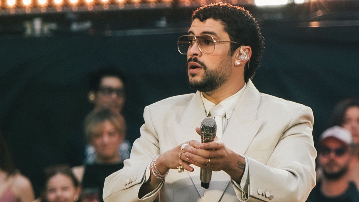 Cała Warszawa mówi po hiszpańsku. Bad Bunny zamienił Polskę w Portoryko [ZDJĘCIA, RELACJA]