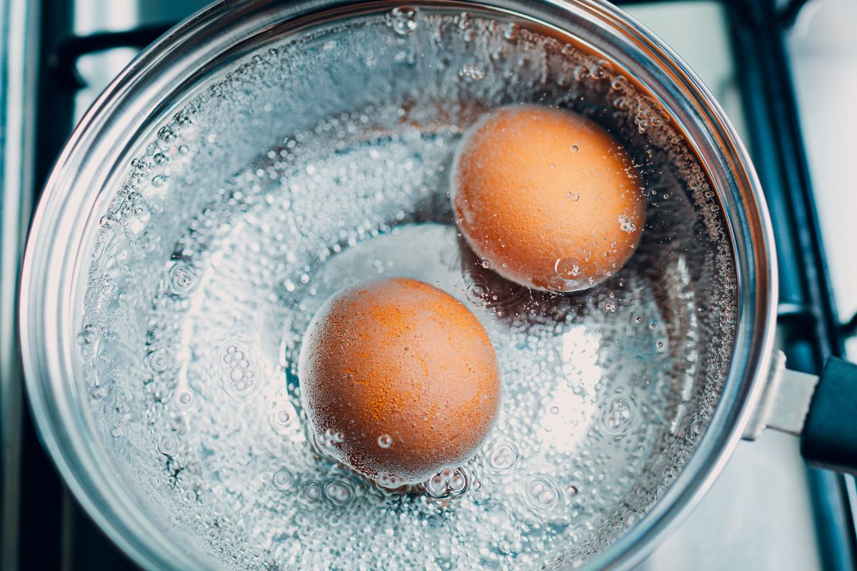 Nigdy nie wylewam wody po gotowaniu jajek. Mam dla niej świetne zastosowanie, o którym wielu nie ma pojęcia