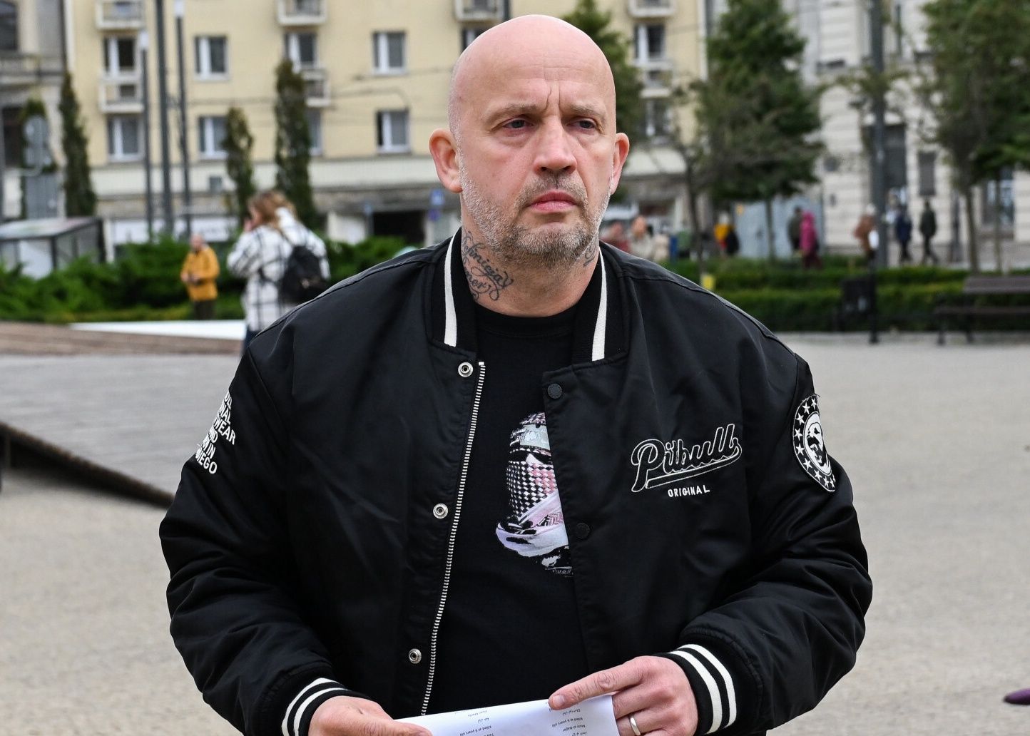 Peja pod Trybunałem Konstytucyjnym. Pokazał zdjęcie z gorącej nocy