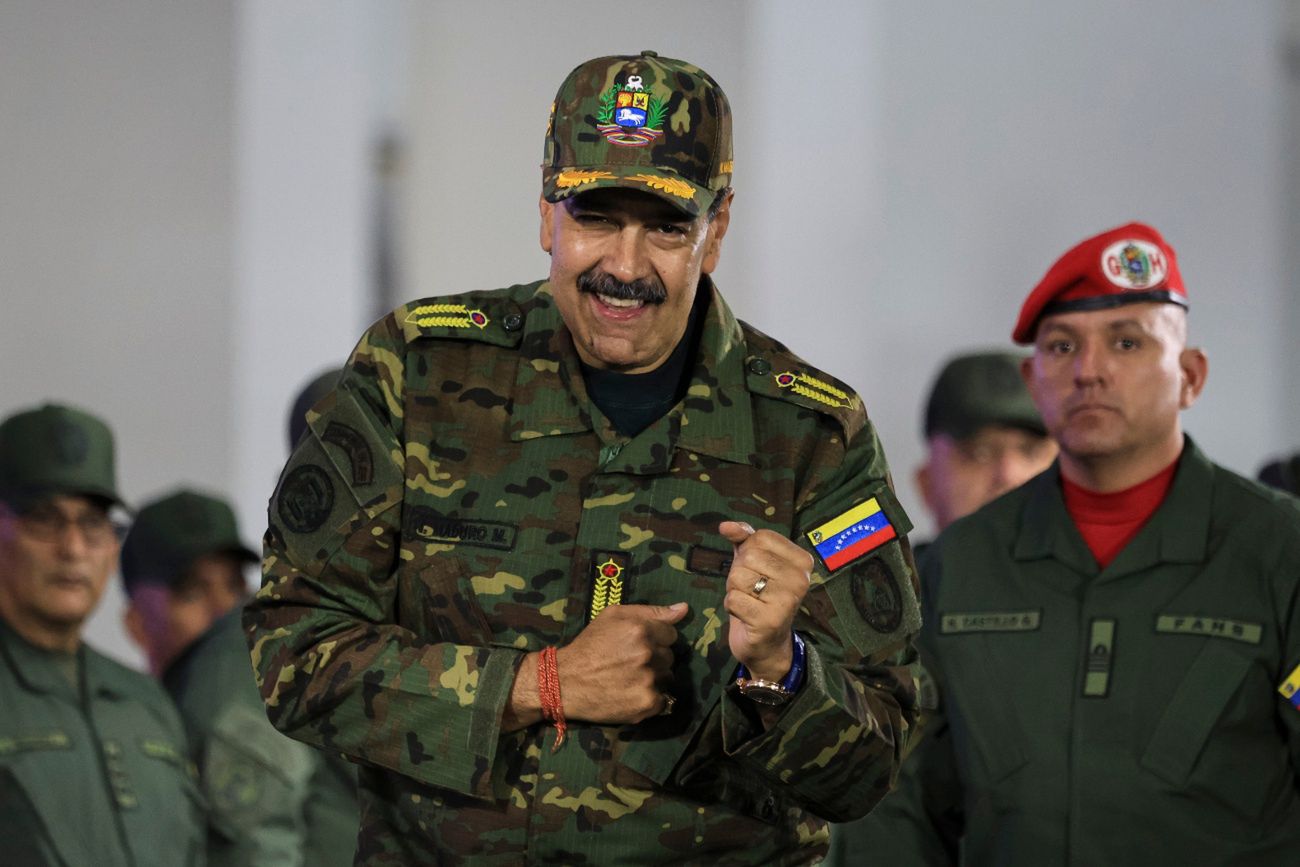 Dres Maduro hitem internetu. Ile kosztuje? Prawie się wyprzedał
