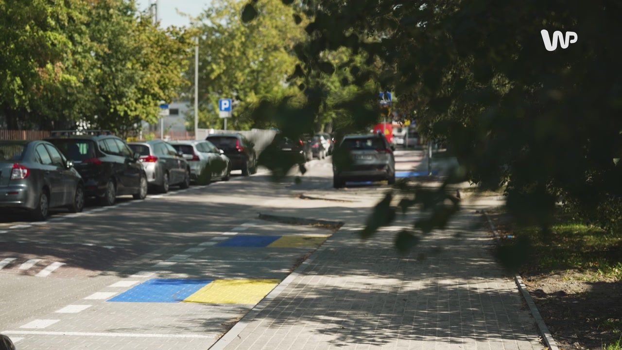 Niebiesko-żółte miejsca pod szkołą. Urząd reaguje na burzę w sieci
