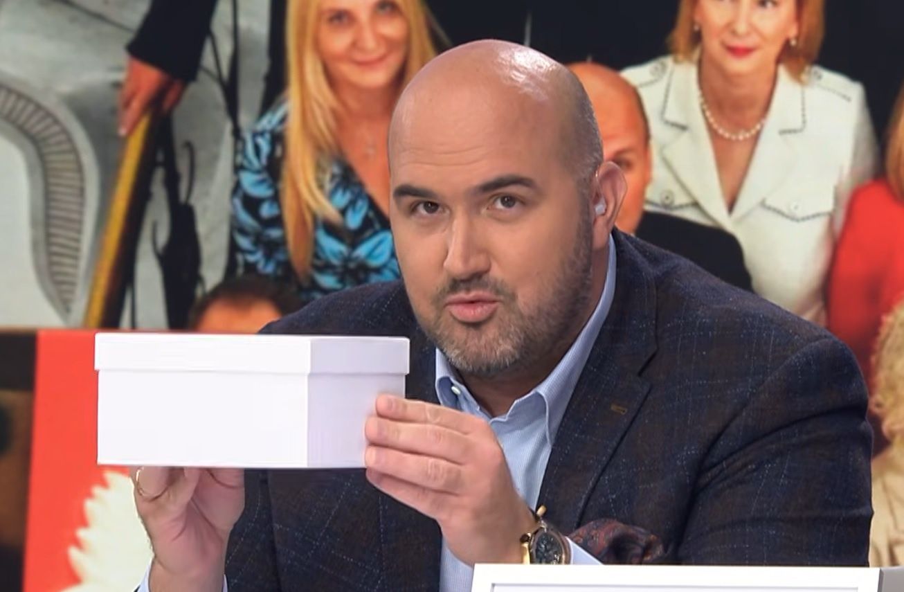 W Republice kpiny ze skargi do KRRiT. Zegarek na rocznicę Nawrockiego w pudełku