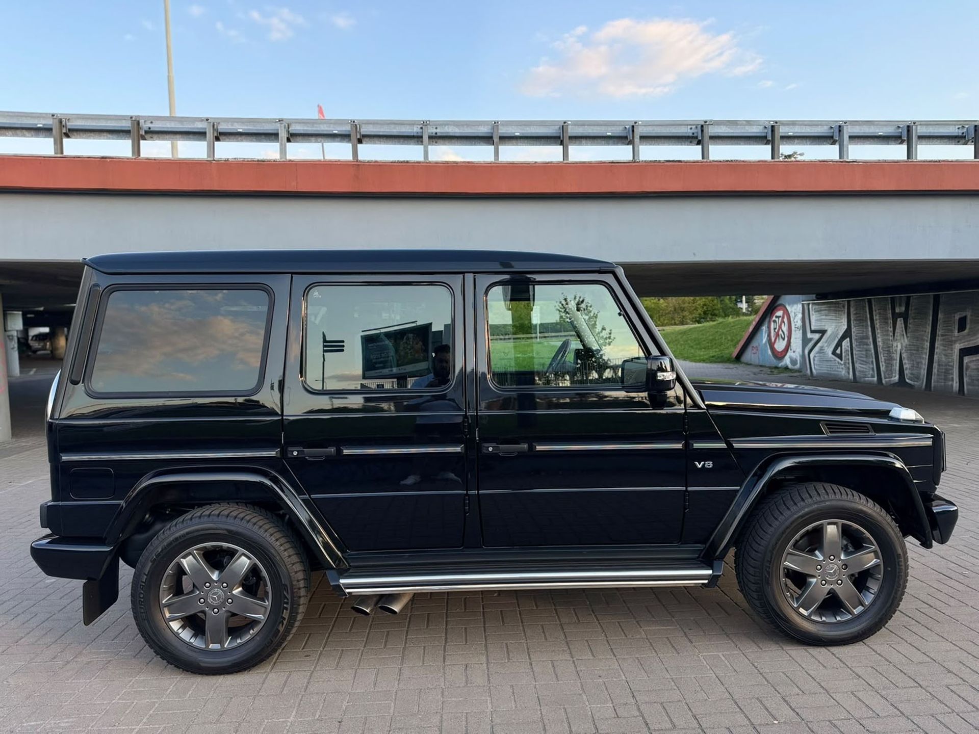 Rafał Pacześ wystawił Mercedesa G 500 W463. Oczekuje 199 tys. zł