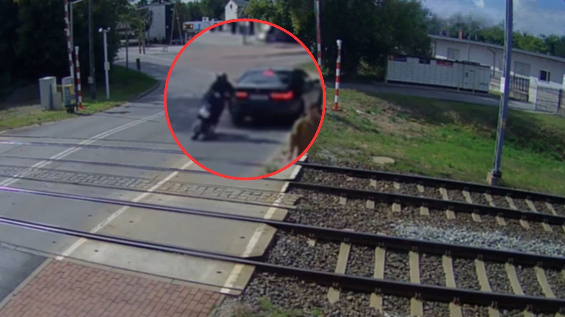 Radomsko: Pijany 68-latek na skuterze wjechał w BMW