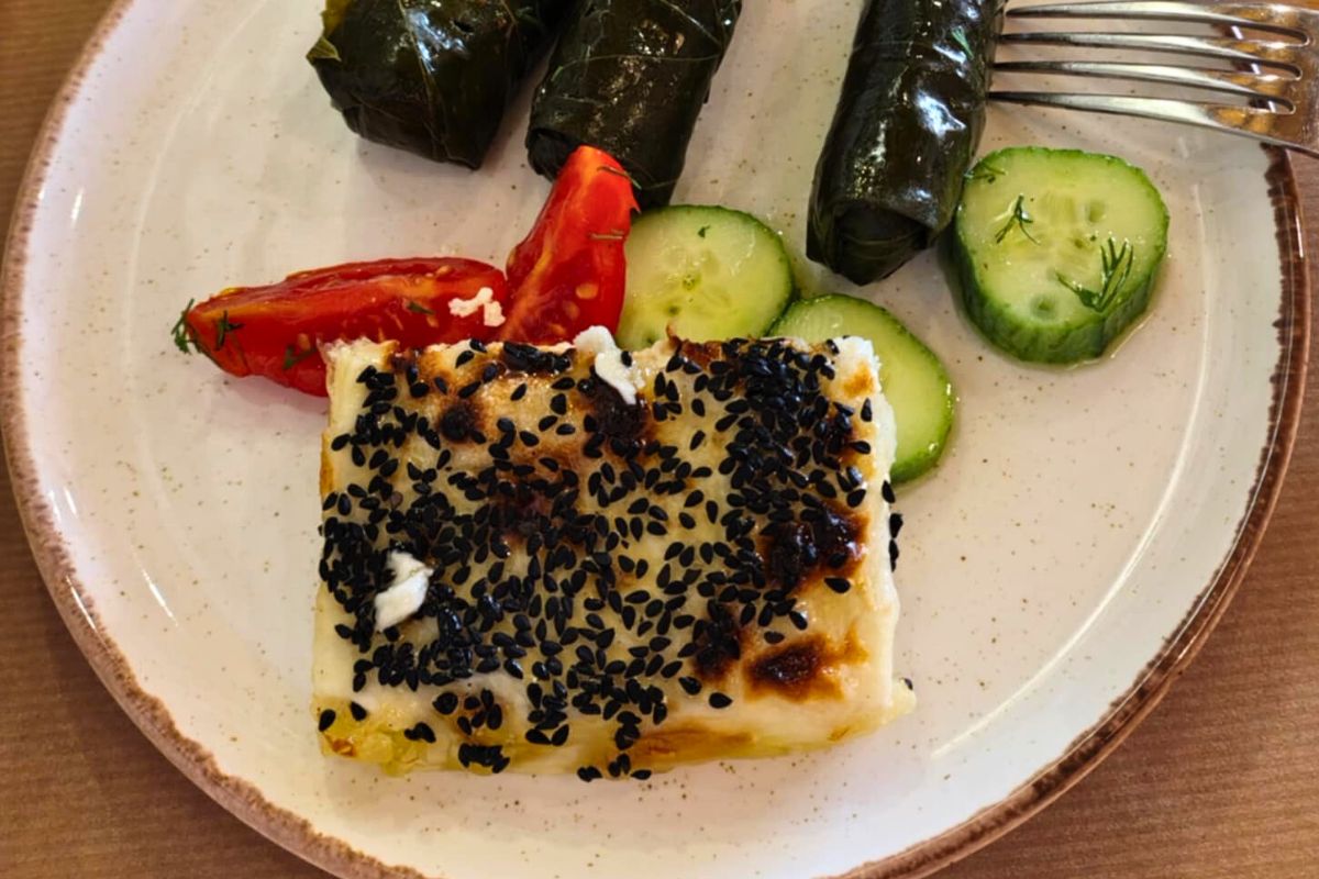 Polał miodem i wstawił do piekarnika. Grecki przepis jest tak prosty, iż możesz robić co tydzień