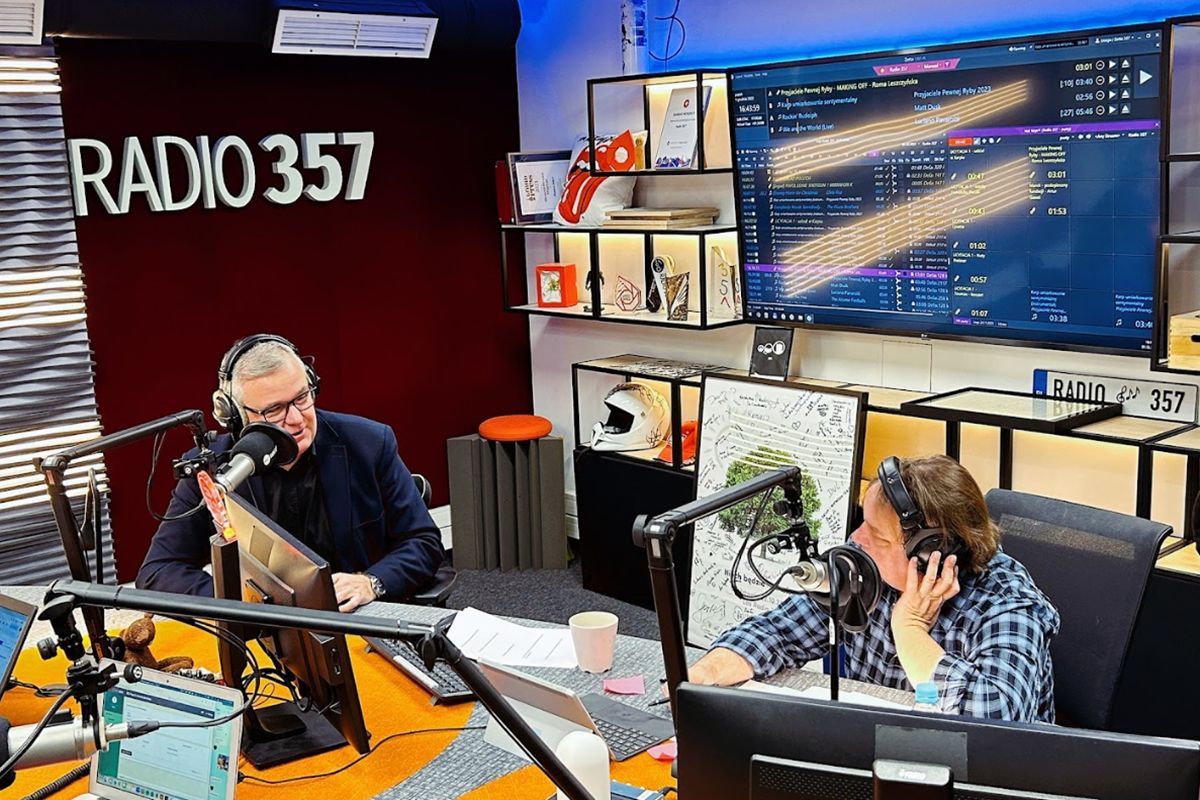 Jak pracuje się w Radiu 357? "Audycja jeszcze się nie skończy, a słuchacze już są tutaj z pierogami"