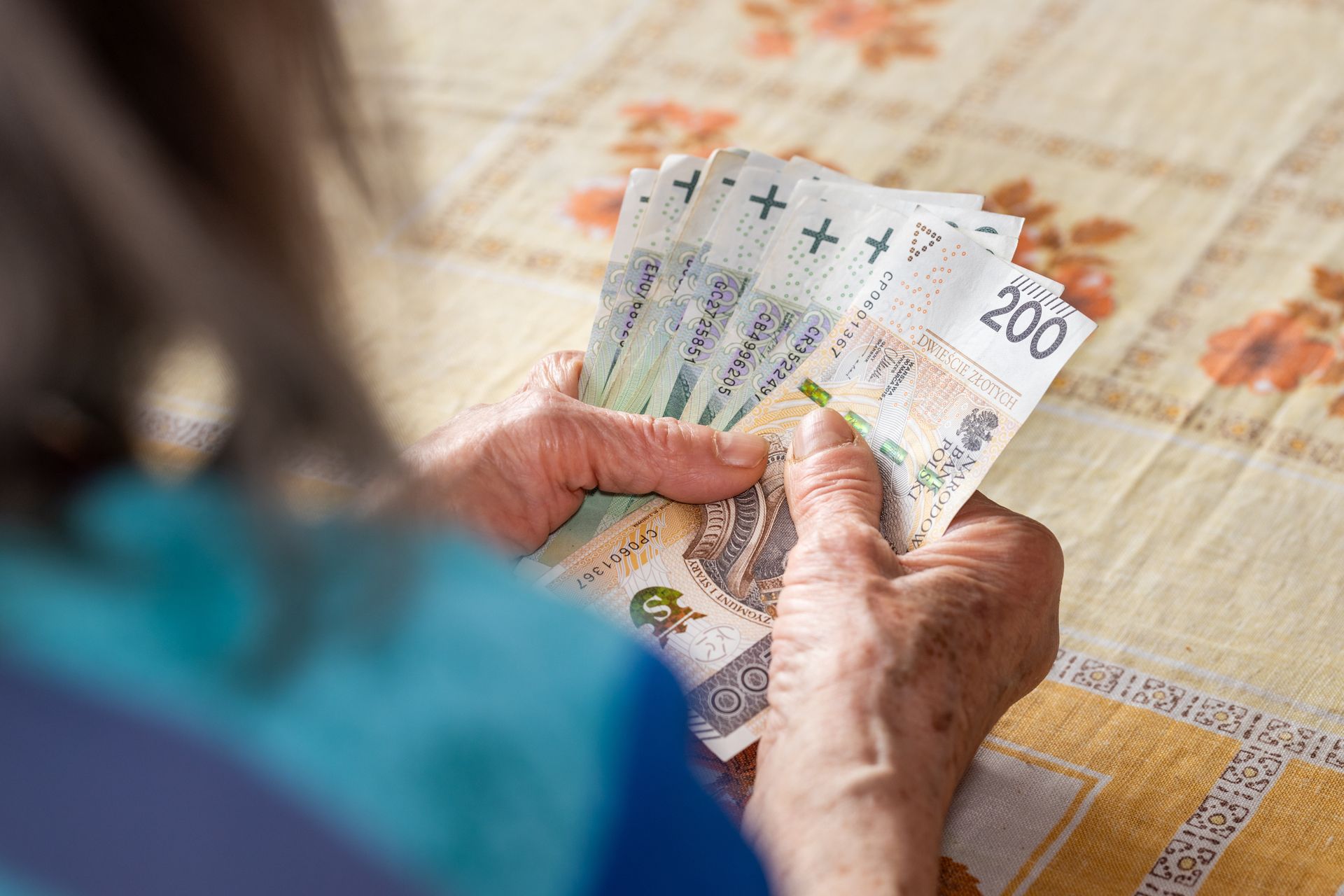 Nowa metoda oszustów. W taki sposób okradają seniorów