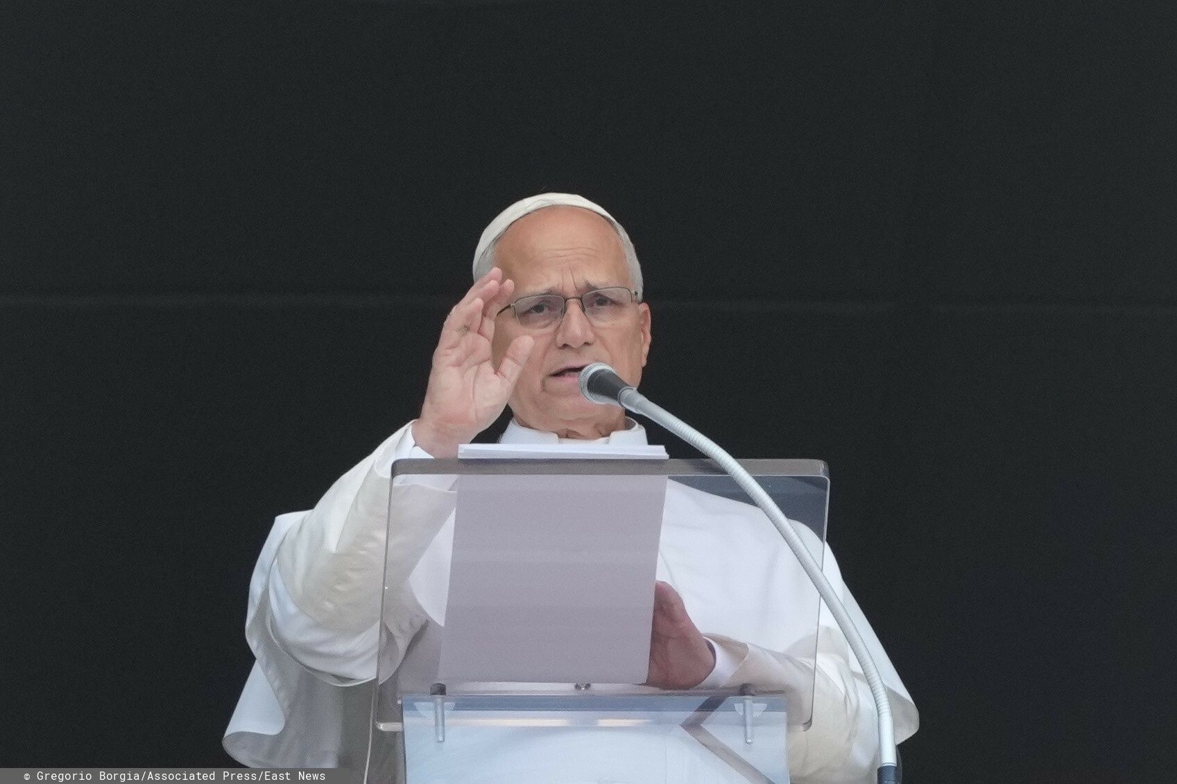 Papież: Z niepokojem śledzę alarmującą sytuację w Ceucie