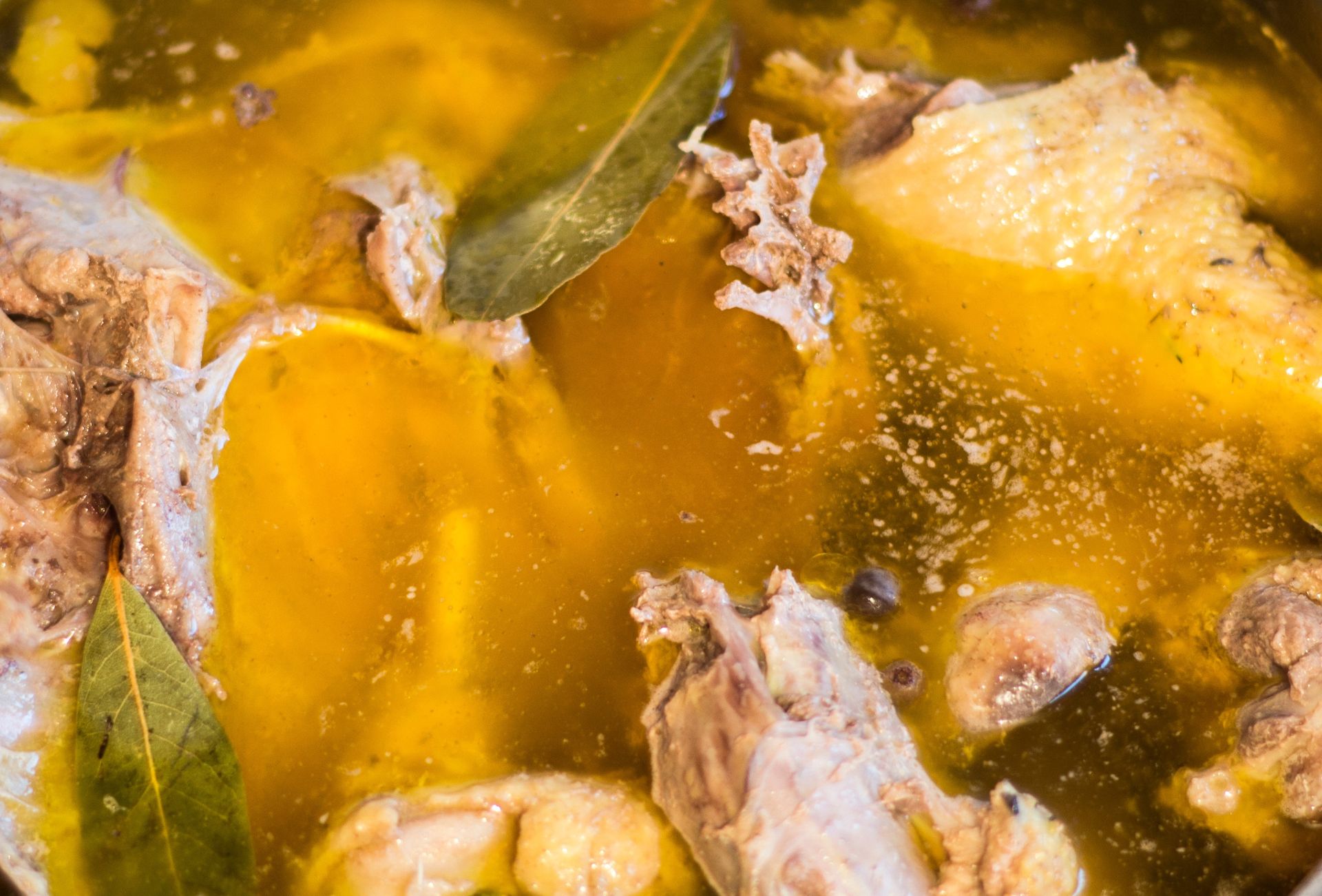 Ależ babcia by się zdziwiła. Ten rosół możesz przygotować z pieczonej kaczki