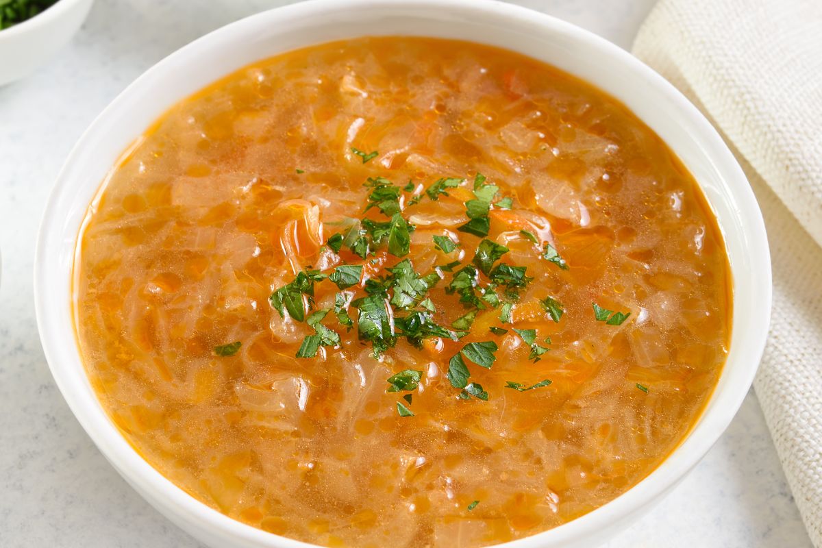 Nazwa tej zupy może rozbawić. Babcie na Podkarpaciu często taką gotowały