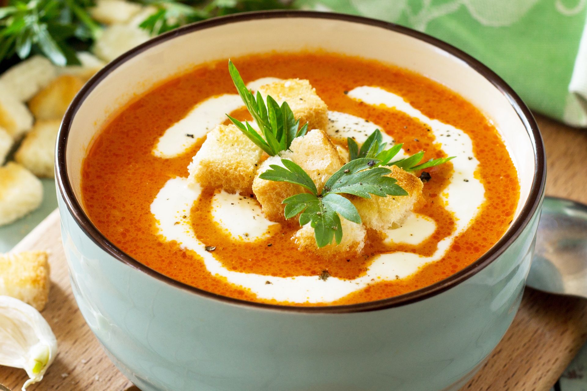 Aromatyczną i rozgrzewającą zupę zagęszczam ulubionym sposobem. Smakuje jak u babci