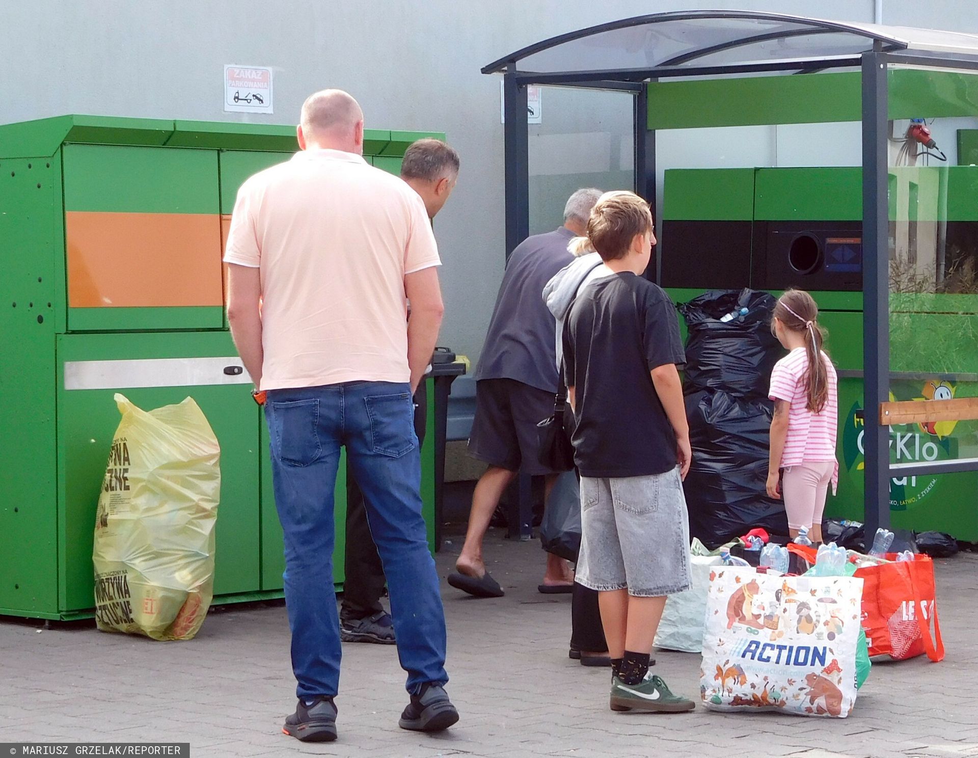 106 butelkomatów w mieście. Mieszkańcy narzekają na maszyny