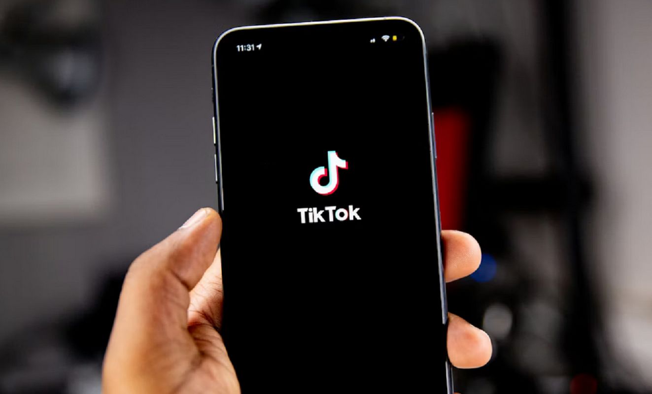 TikTok przekonuje Polaków, iż jest bezpieczny dla dzieci. Ekspertka się nie zgadza