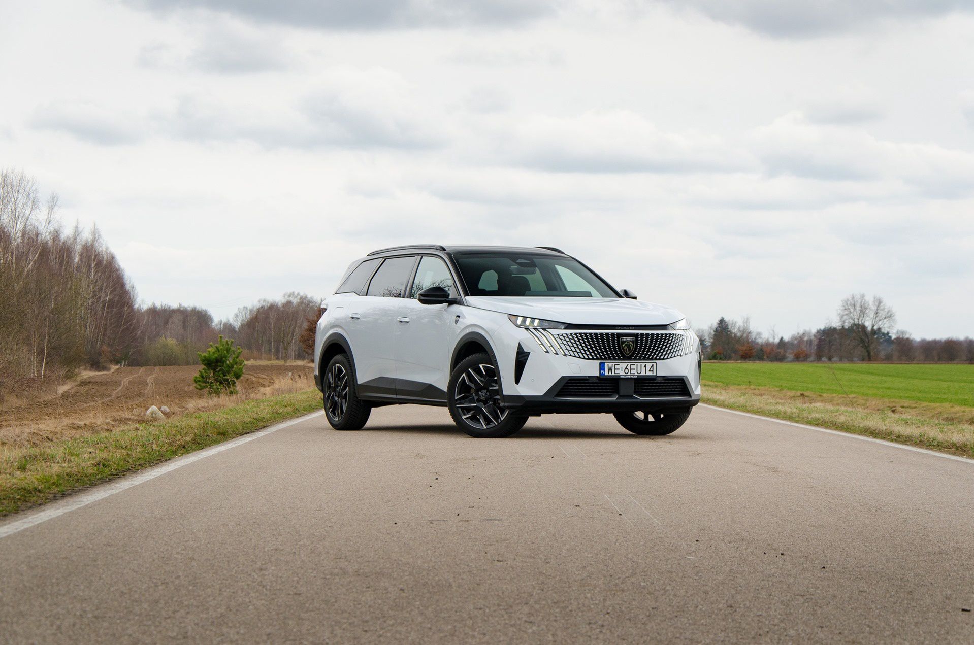 Test: Peugeot 5008 Hybrid 145 - kompaktowy, a zaskakująco rodzinny
