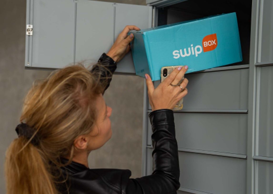 Przejęcie producenta automatów paczkowych. SwipBox z nowym właścicielem