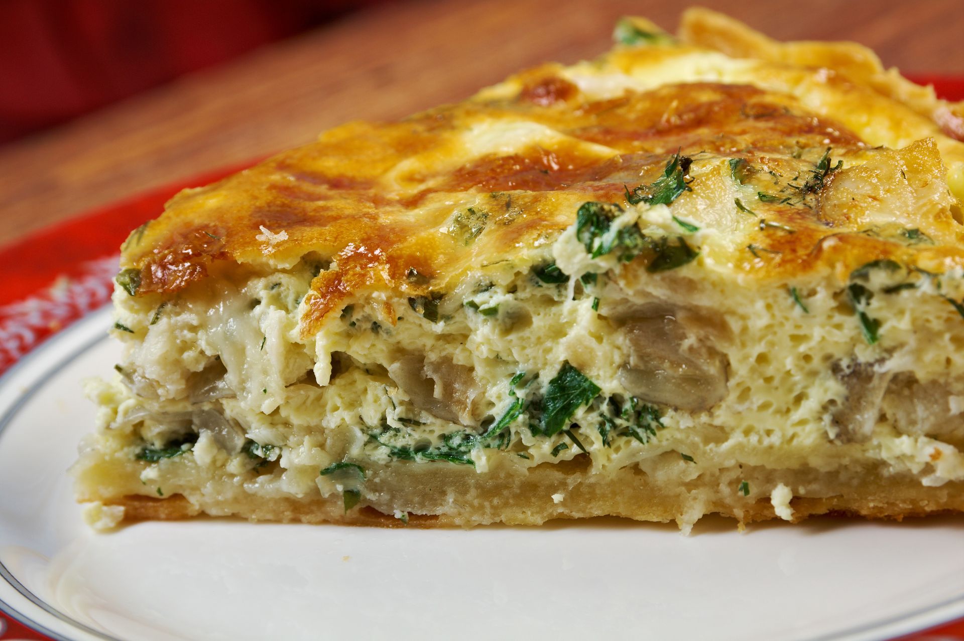 Śniadaniowa zapiekanka o dużej zawartości białka. Zrobisz raz-dwa