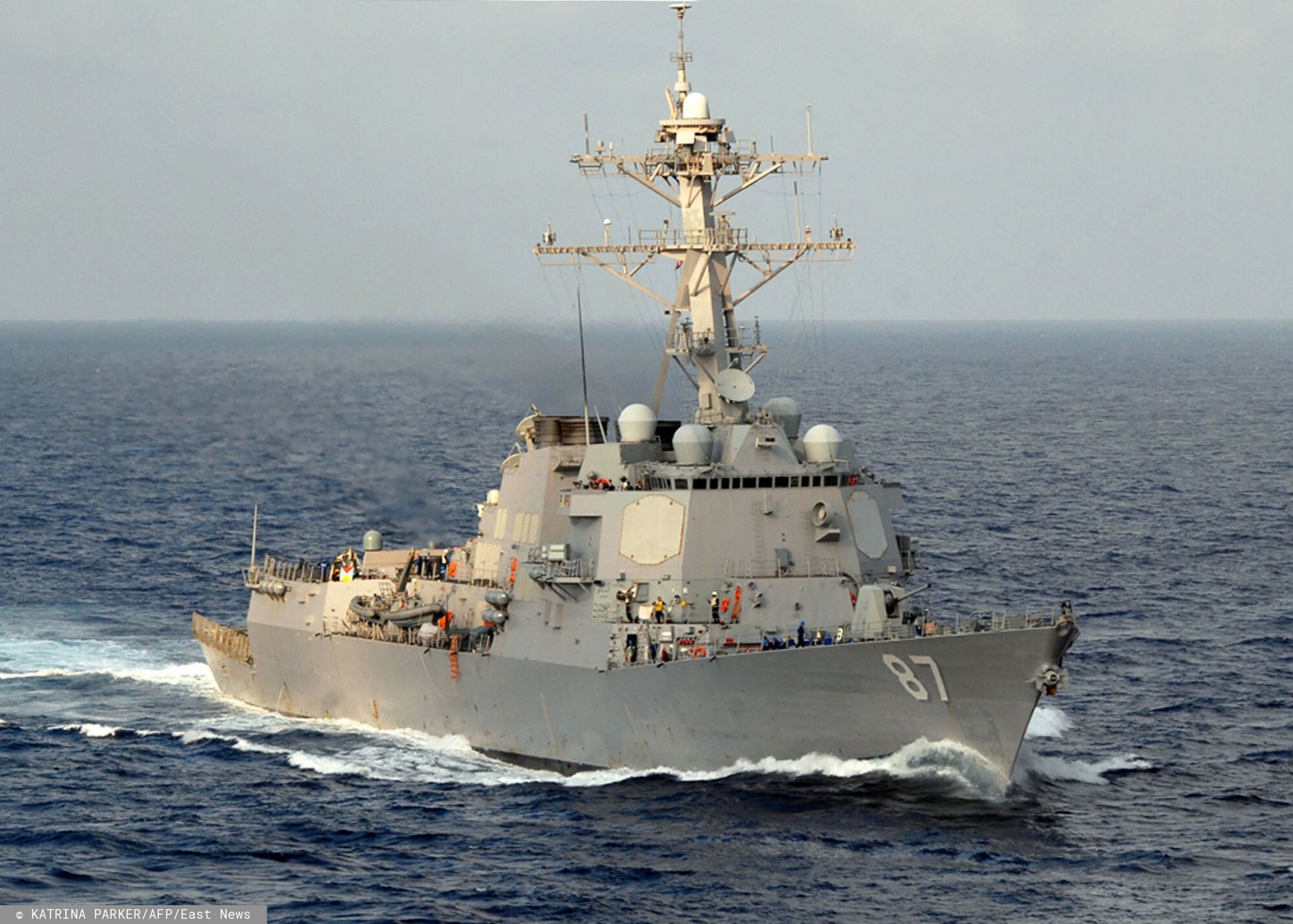 Okręty US Navy w cieśninie Ormuz. Iran odpalił na nie wszystko, co miał