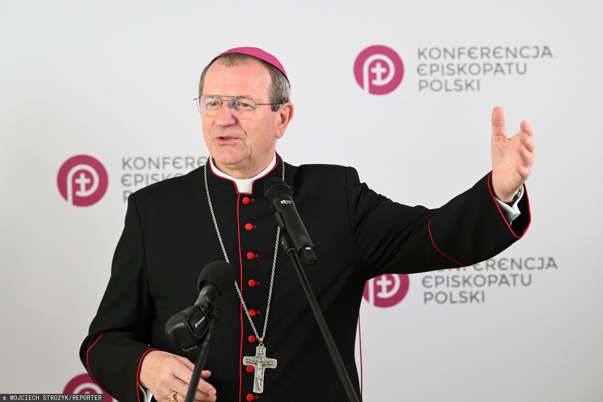 "Troska i niepokój". Episkopat zabrał głos ws. transkrypcji małżeństw