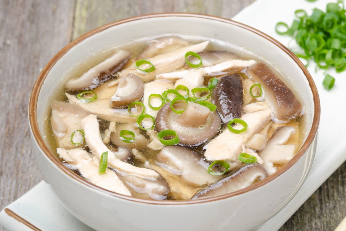 Grzybową robią po chińsku. Tak bogata w smaku, iż spadają kapcie