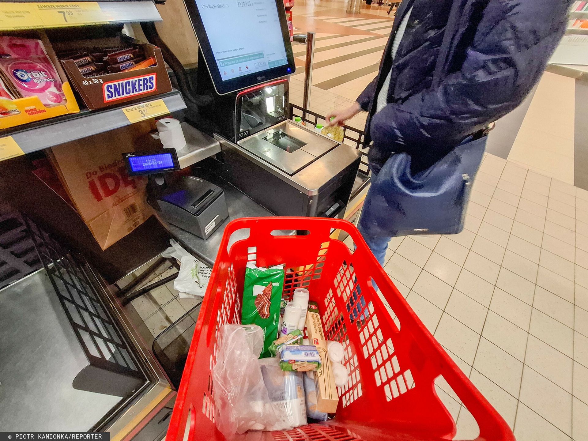 Ukryte funkcje kas samoobsługowych w Biedronce. Możesz zaoszczędzić