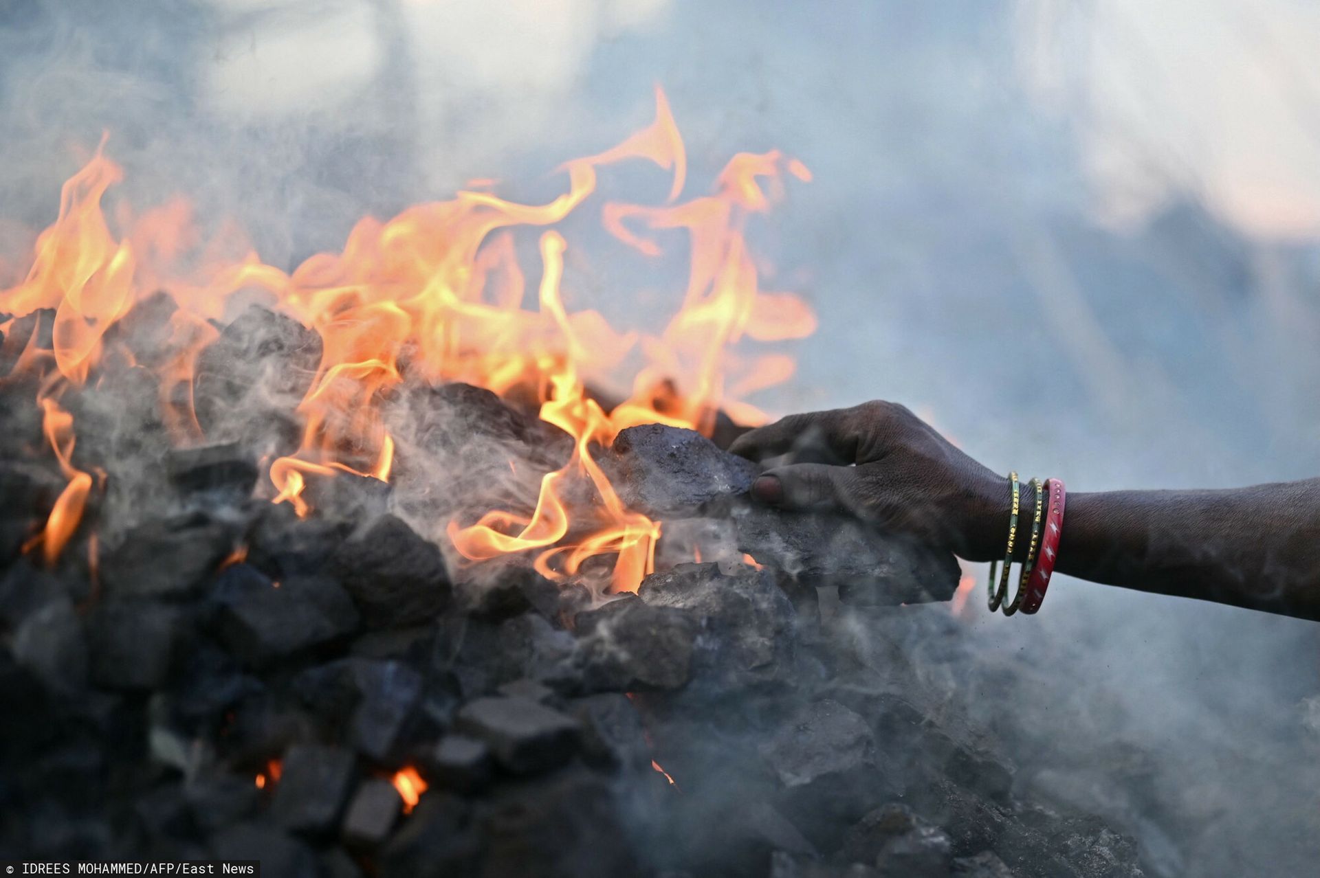 Horror w Indiach. Kobieta i niemowlę spaleni żywcem