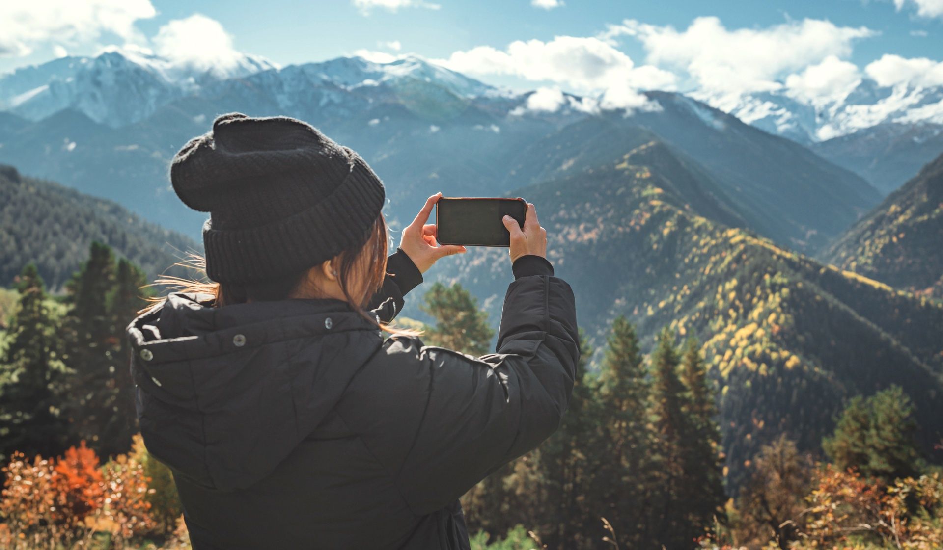 Smartfony stworzone do fotografii – 5 modeli wartych uwagi (iPhone i nie tylko)