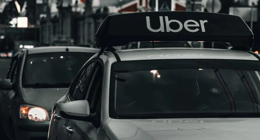 Uber musi zapłacić ogromną karę. Za automatyczne blokowanie kont kierowców