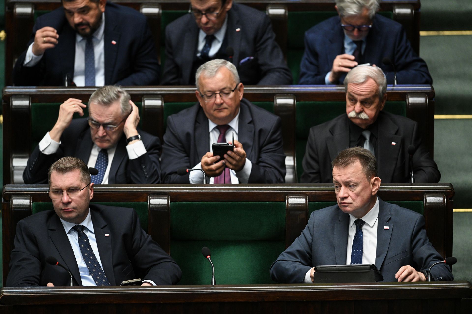 Blok głosowań w Sejmie. Kaczyński nieobecny