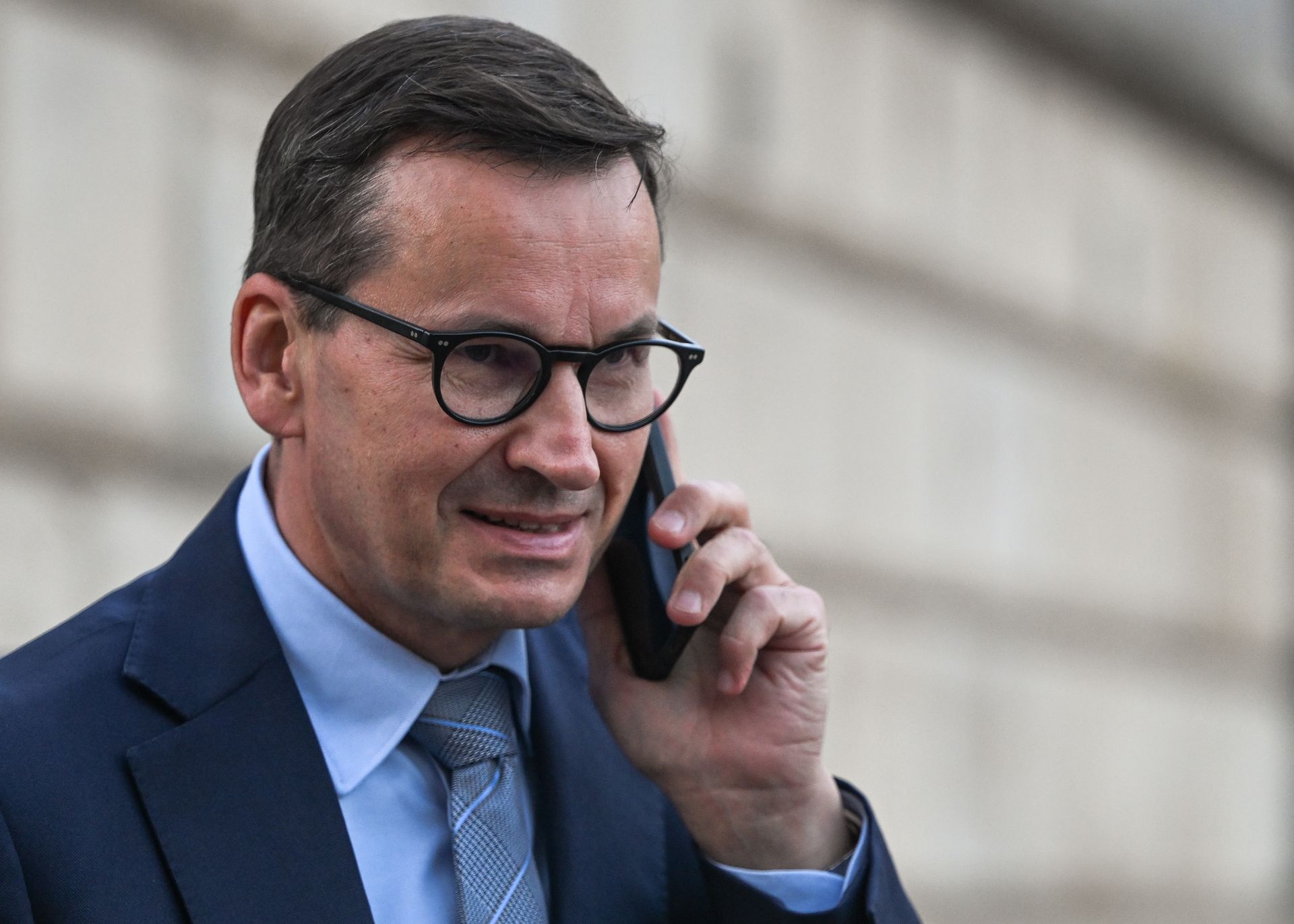 Oto aplikacje na telefonie Morawieckiego. Jedna budzi wątpliwości