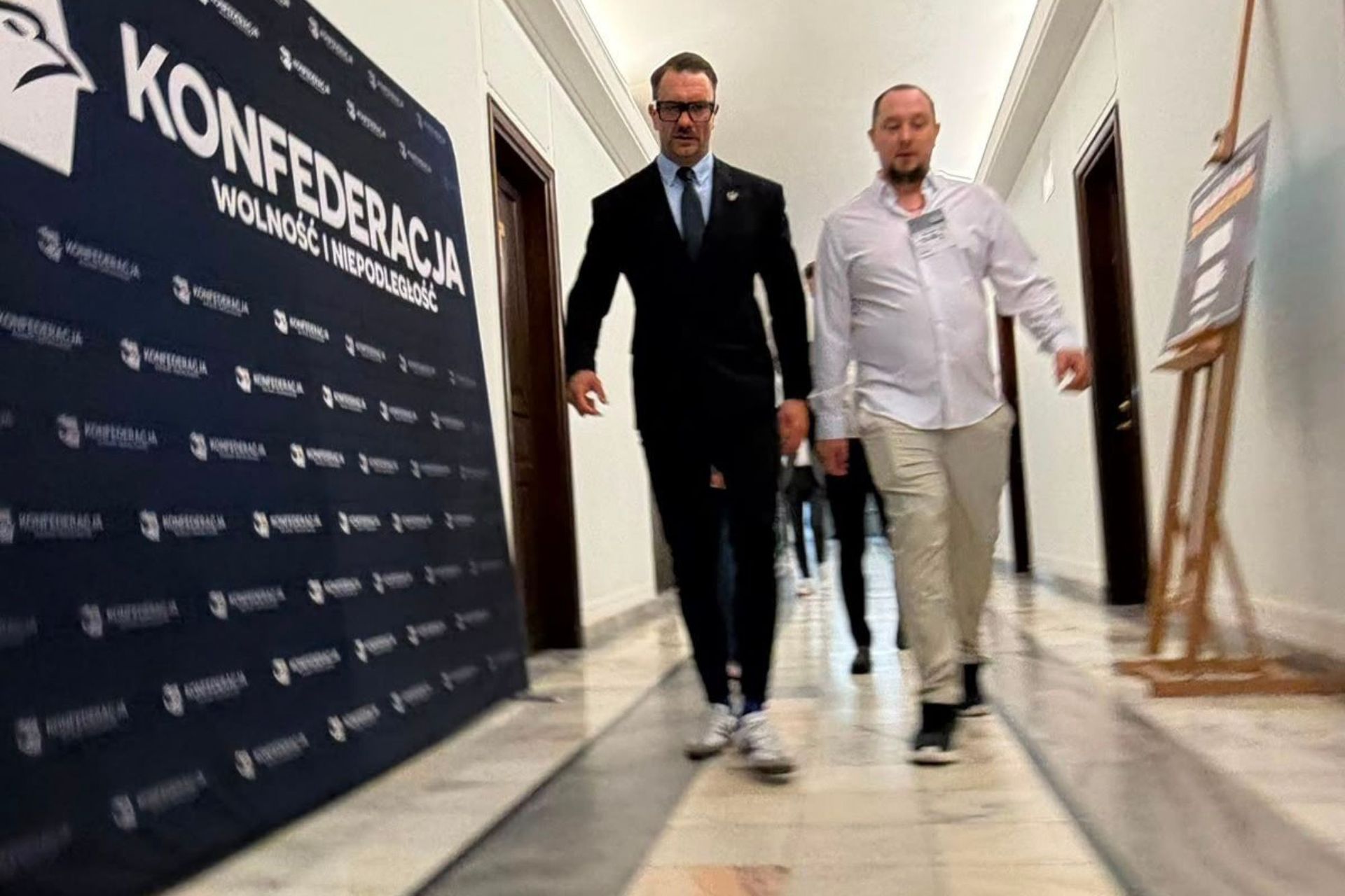 "Patologia w Sejmie". Mejza przyprowadził Magicala