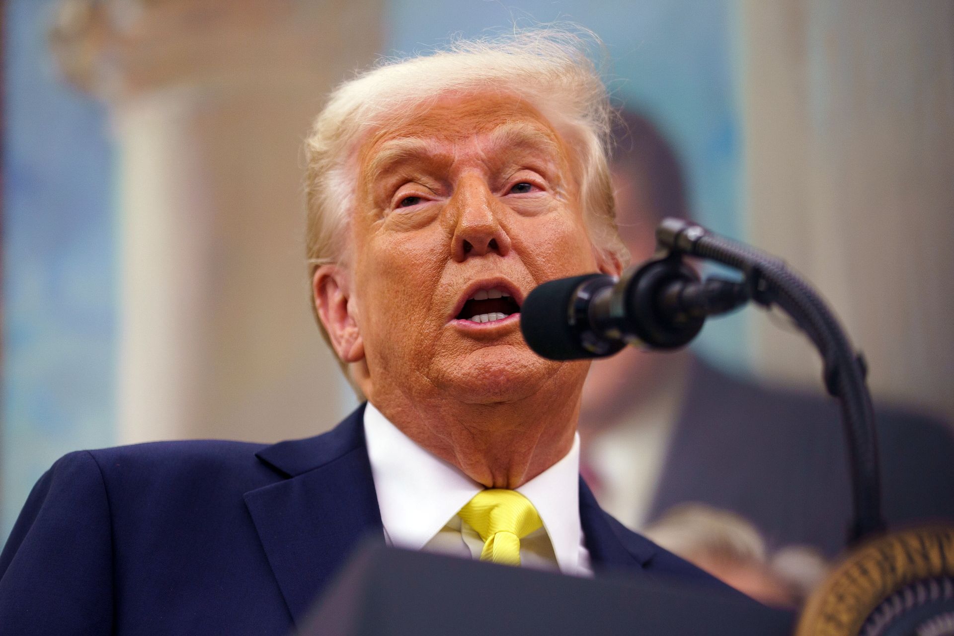 Zamieszanie w Gabinecie Owalnym. Trump przerywa przemówienie
