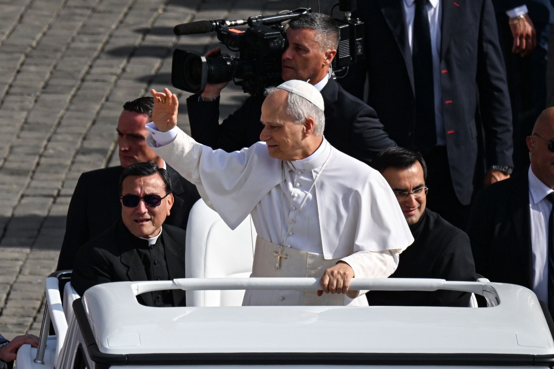 Credo Leona. "Nie ulegać pokusie bycia samotnym wodzem!" [OPINIA]