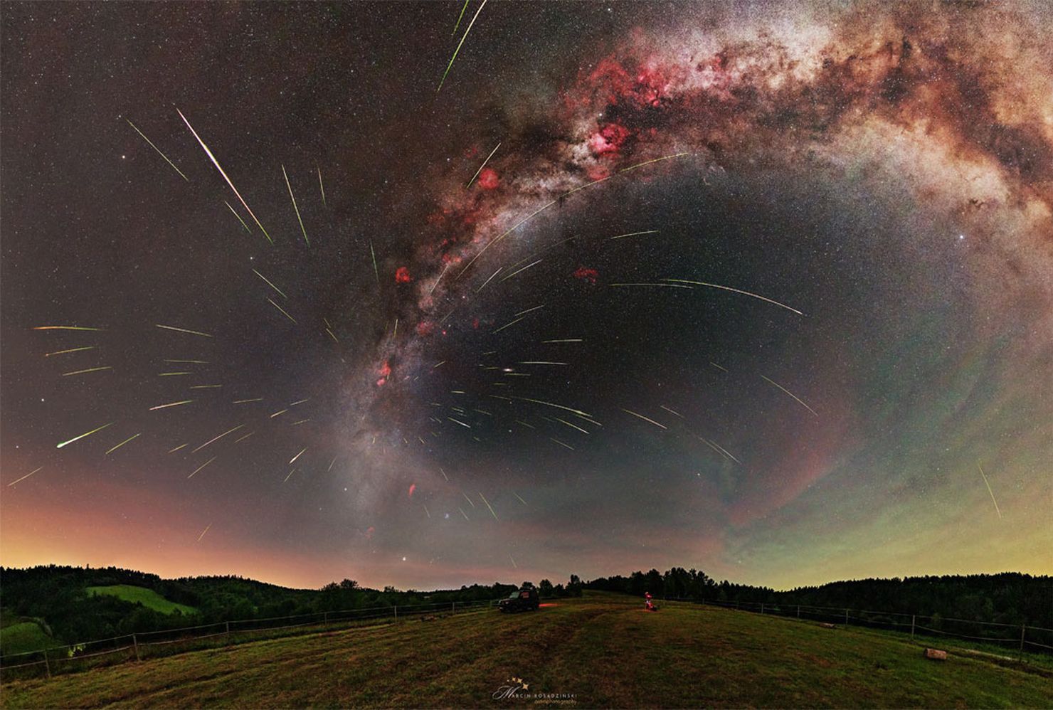 NASA wyróżniła zdjęcie Perseidów. Wykonał je Polak