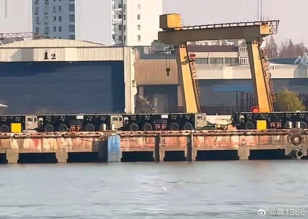 Ma 40 kół i 60 metrów długości. Nowy sprzęt w Chinach