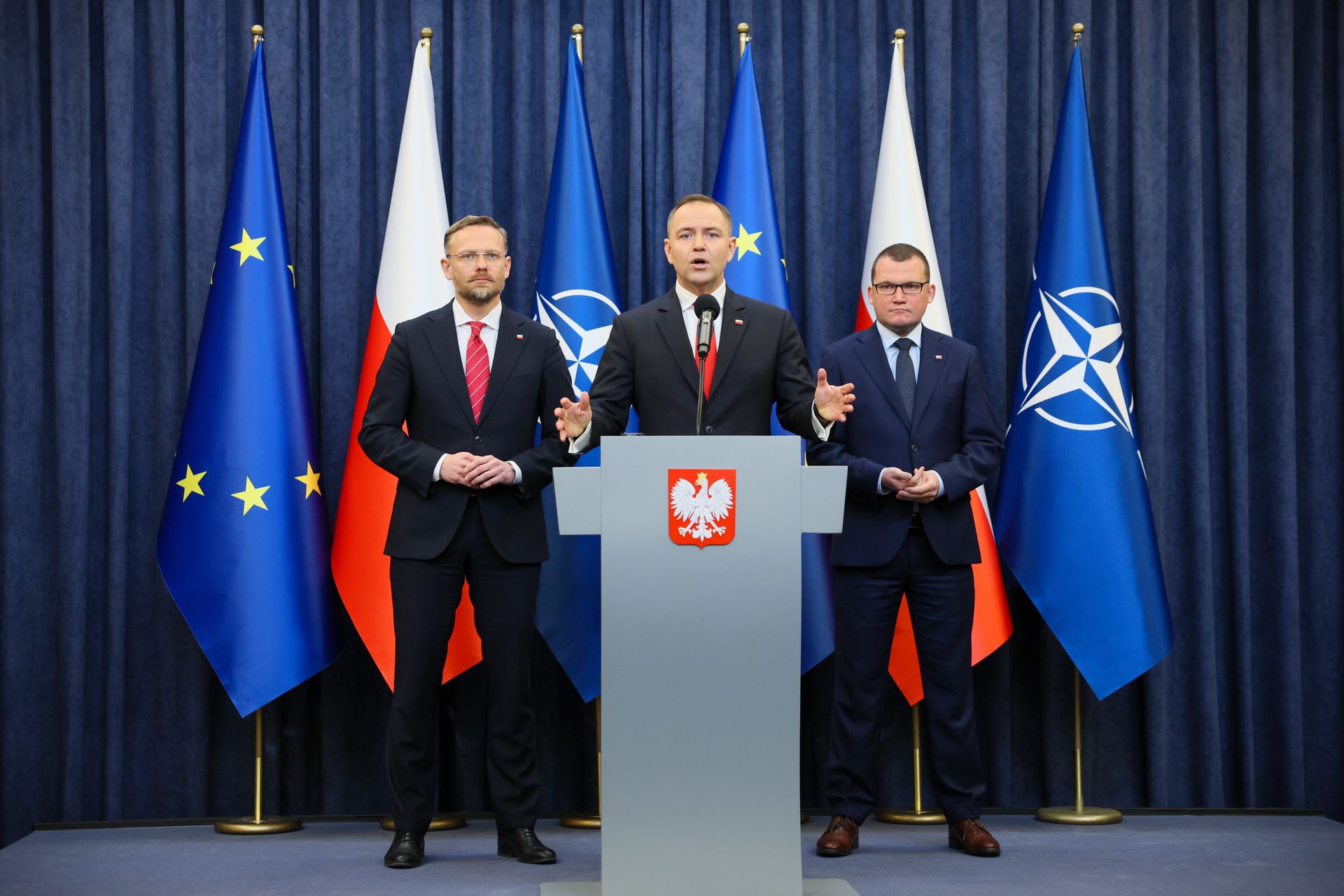 "Będzie trudno". Rząd szykuje scenariusze na kolejne wojny z prezydentem