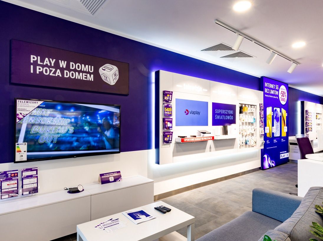 Play pożycza prawie pół miliarda na sprzęt i usługi