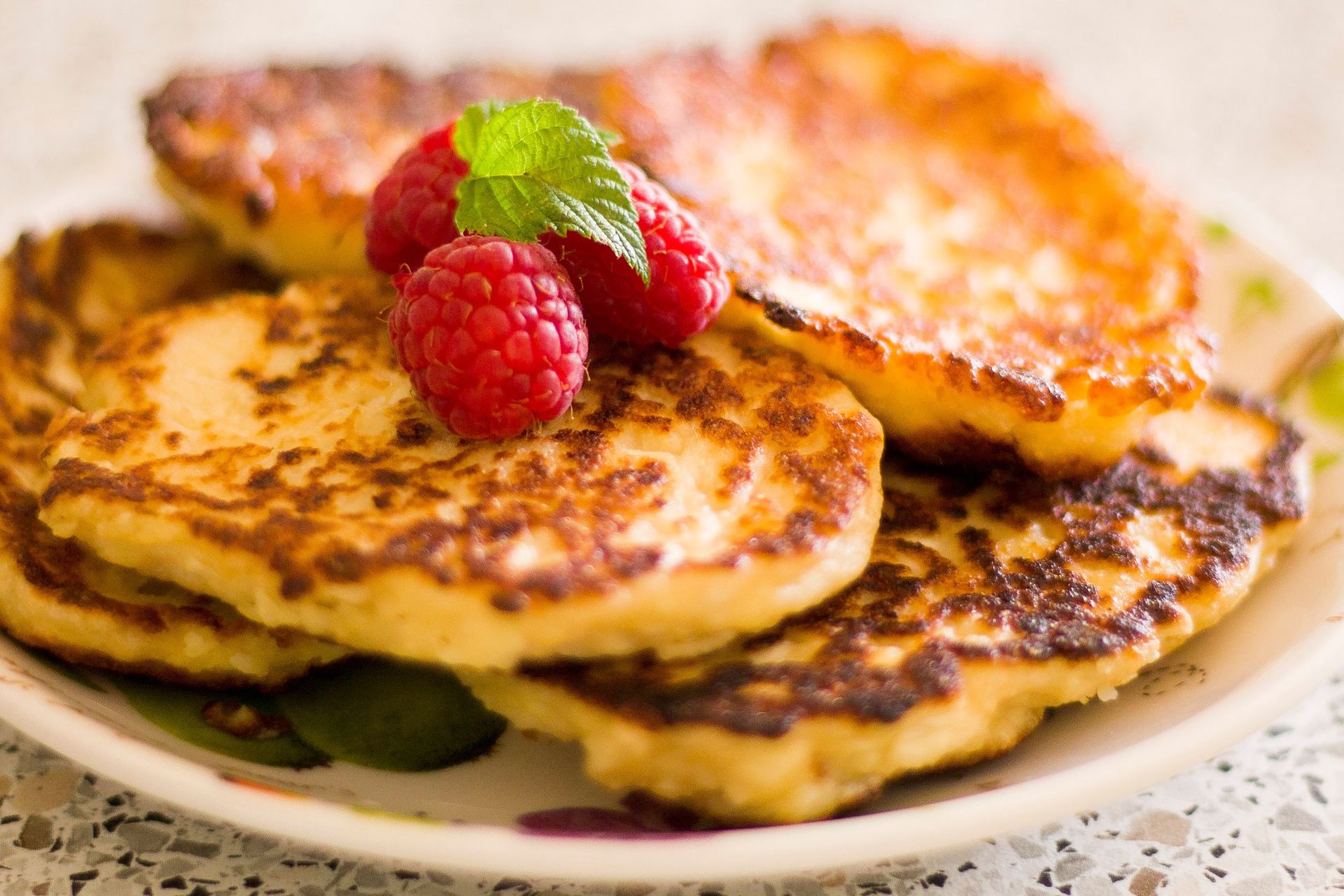 Puszyste naleśniki Jamiego Olivera. Wystarcza tylko 4 składniki 10 minut