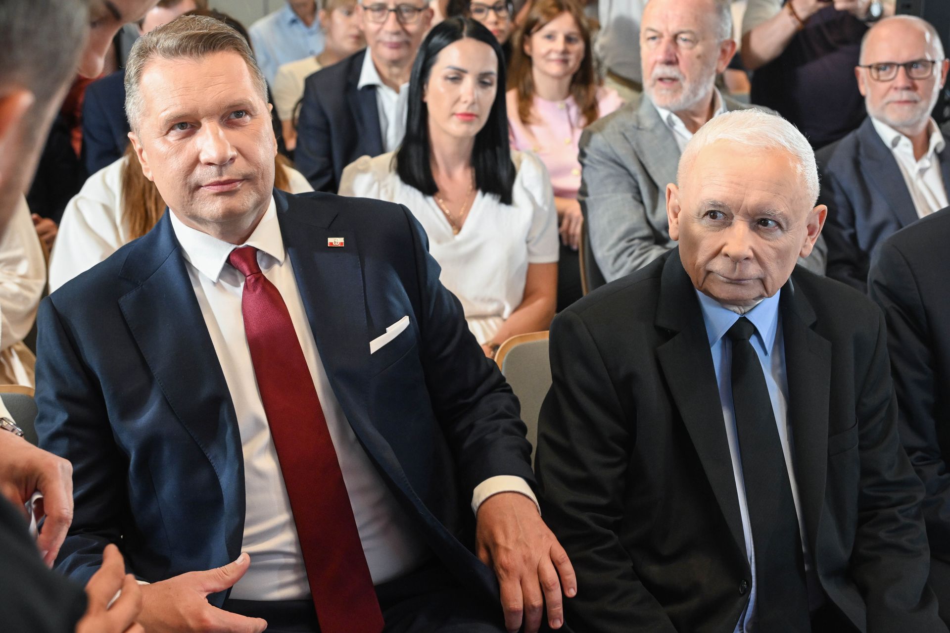 PiS z nowym programem. Wystąpienia Kaczyńskiego i Czarnka