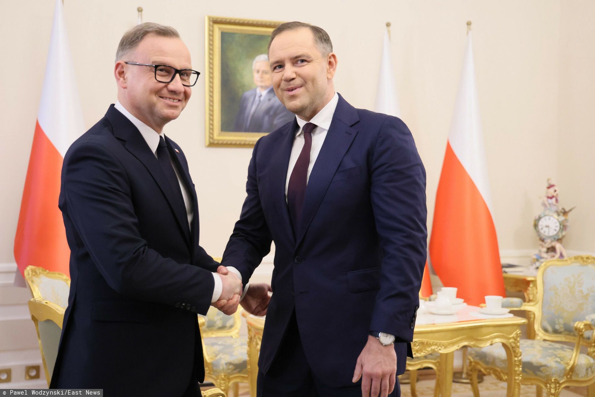 Duda wręczył Nawrockiemu swoją książkę. "Będziesz mnie lepiej znał"