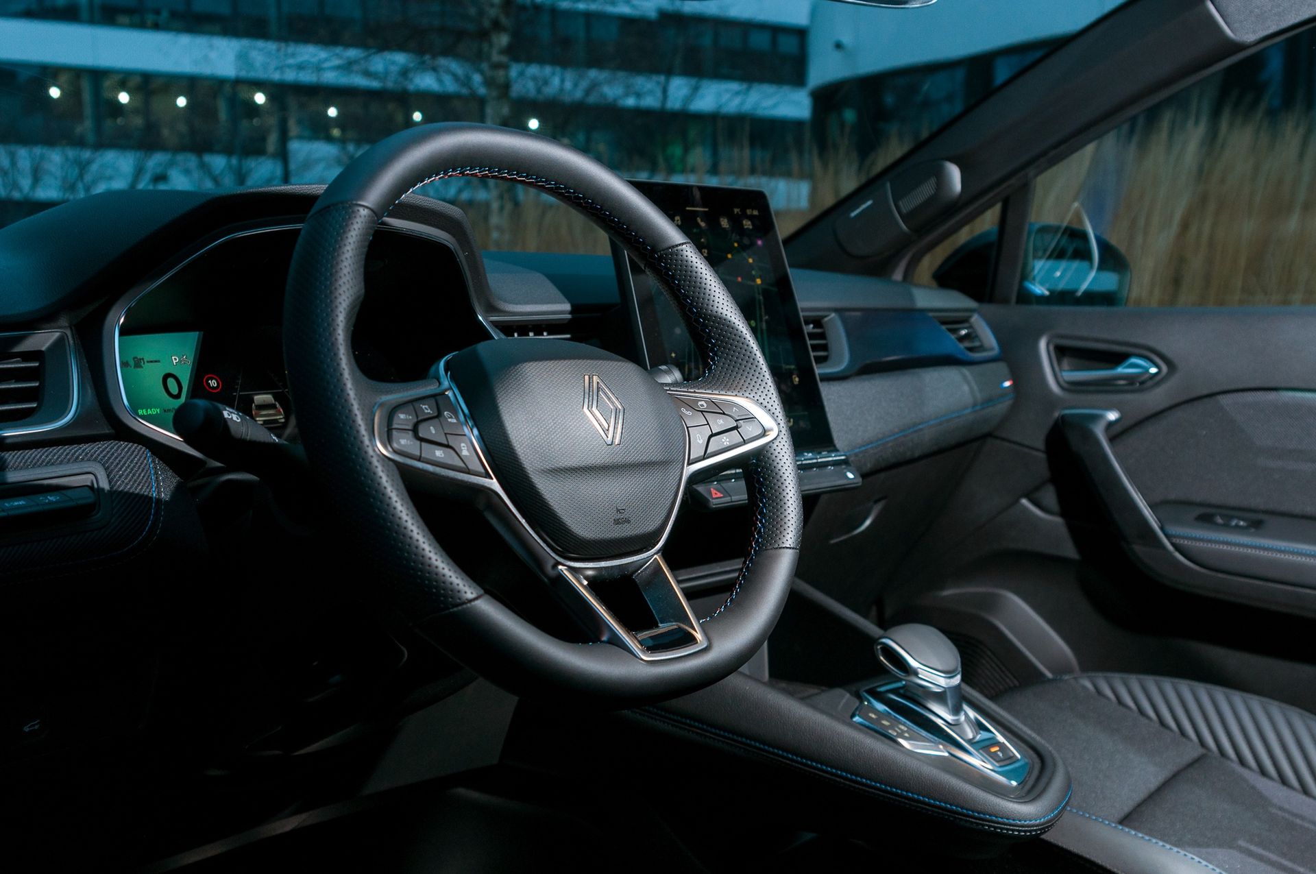Test: miesiąc z hybrydowym Renault Symbioz E‑Tech — zaglądamy do wnętrza