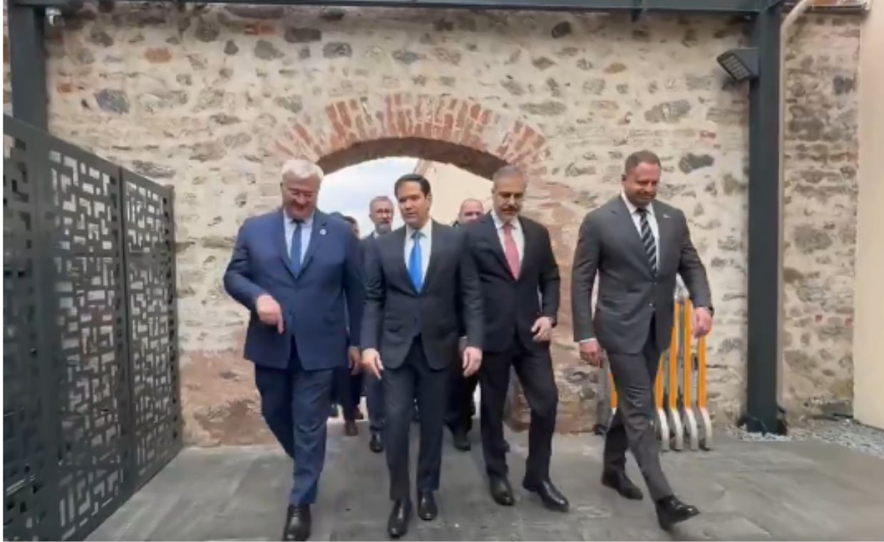 W Turcji ruszają rozmowy. Rosjanie niezaproszeni na spotkanie z Rubio