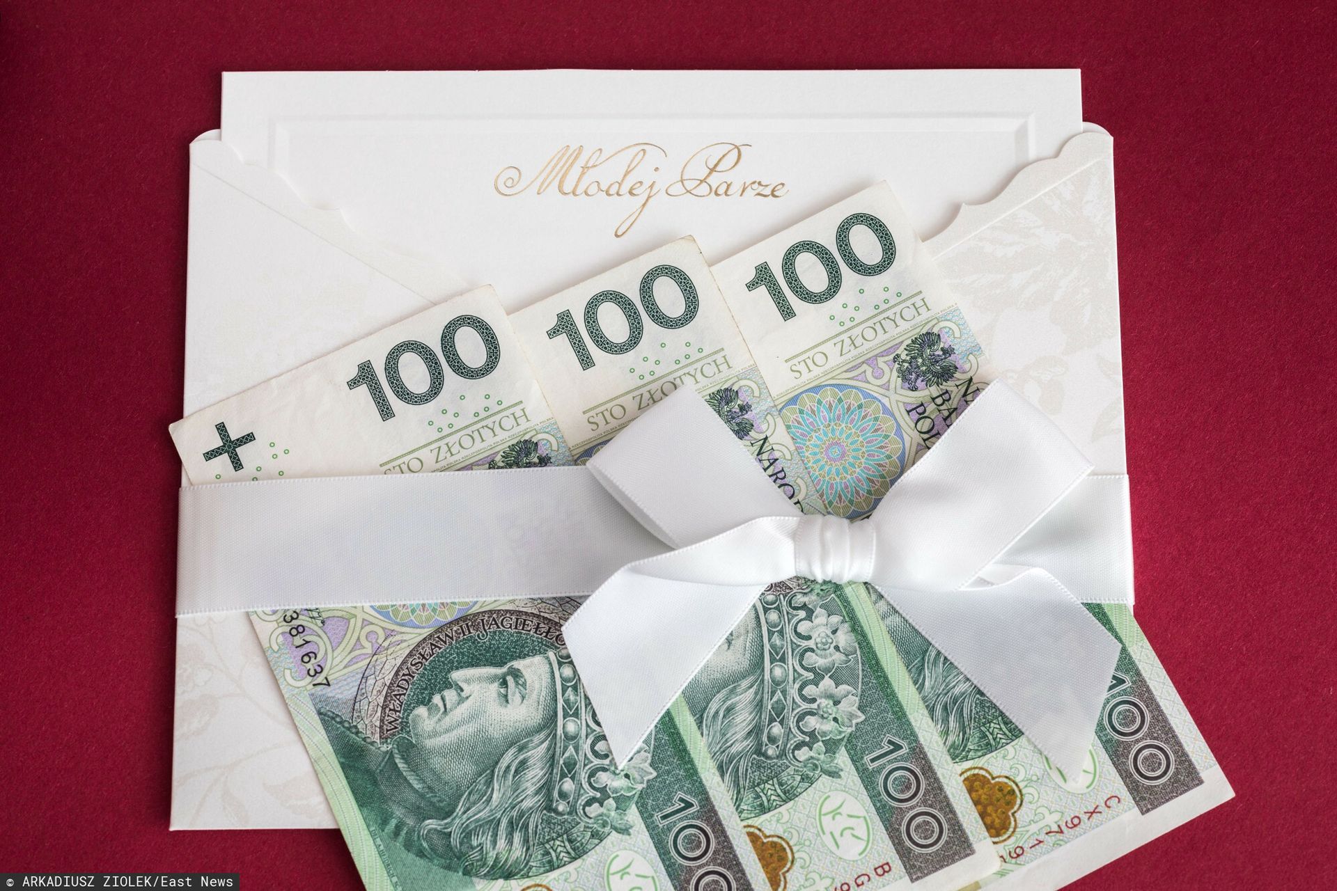 Komunijna kwota minimalna. Tyle daje się do koperty w 2025 r.
