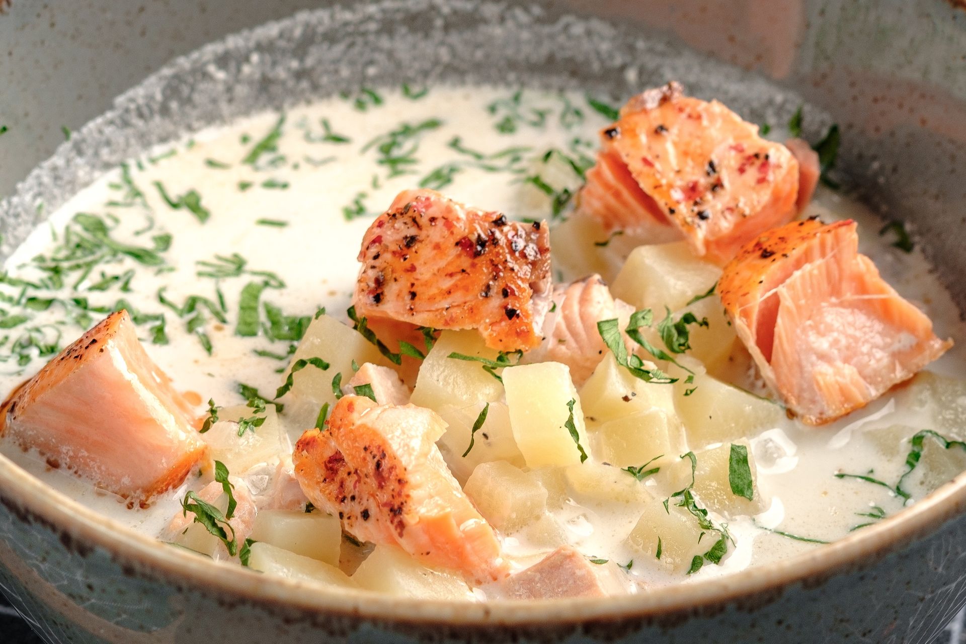 Zdrową rybę wrzucam do zupy. Fiński klasyk, który wybije z głowy zwykły rosół