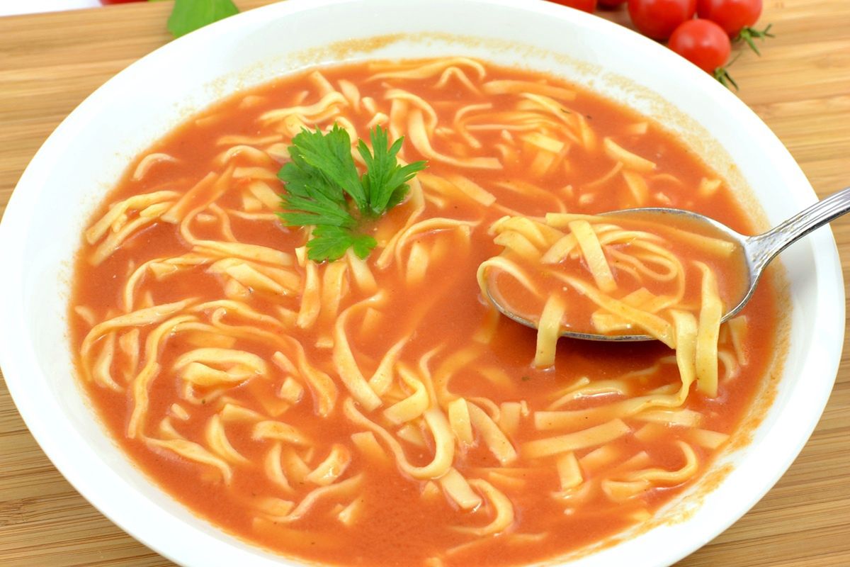 Dodaj do pomidorówki pod koniec gotowania. Smak będzie pełniejszy, a jej konsystencja aksamitna i delikatna