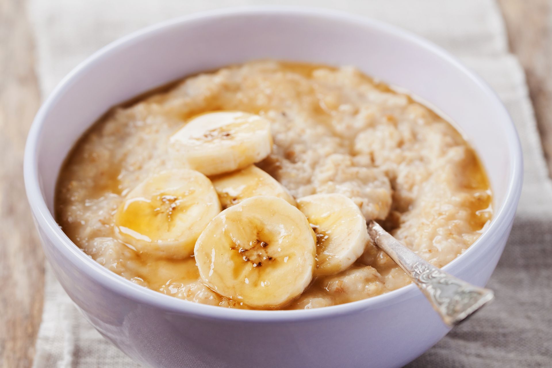 Owsianka w wersji, która ratuje poranki i sylwetkę. Jest jak zastrzyk energii