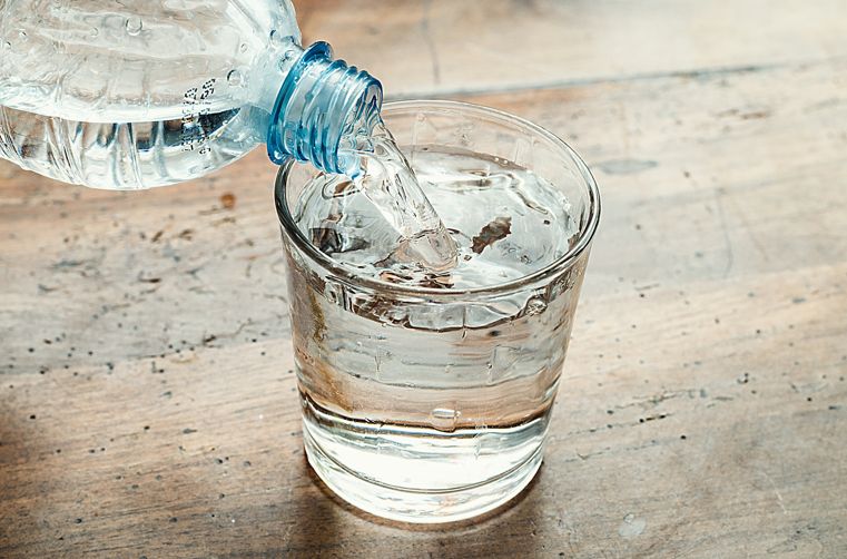 Ile wody należy pić? Tak gwałtownie wyliczysz swoje indywidualne zapotrzebowanie