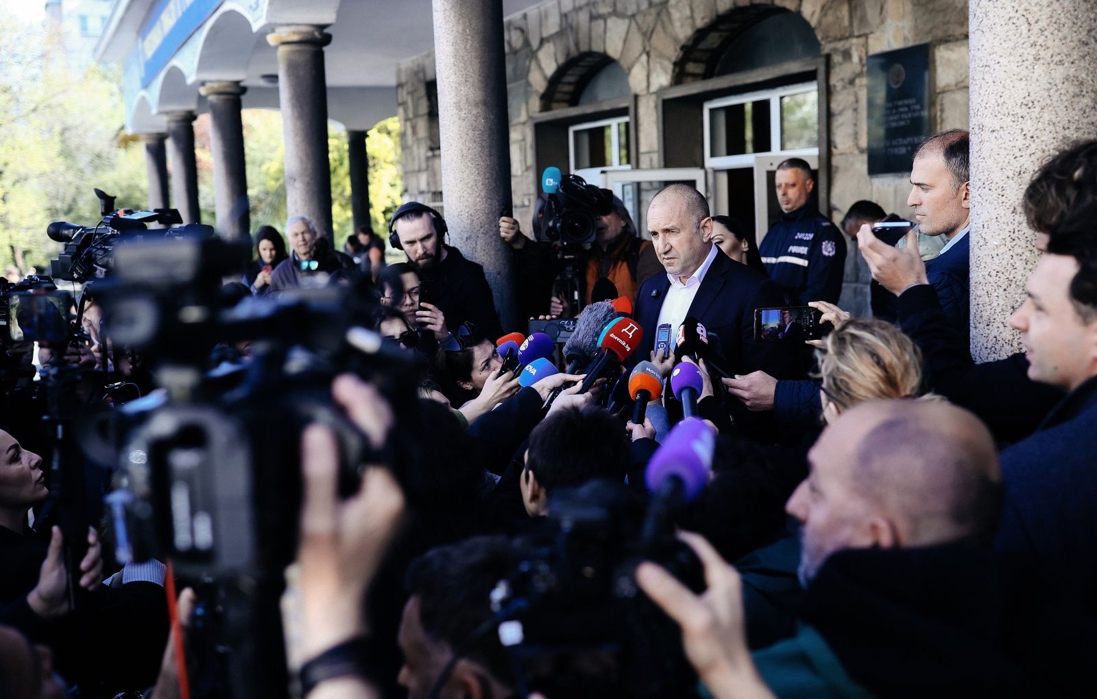 Exit poll w Bułgarii. Koalicja Radewa wygrywa wybory parlamentarne